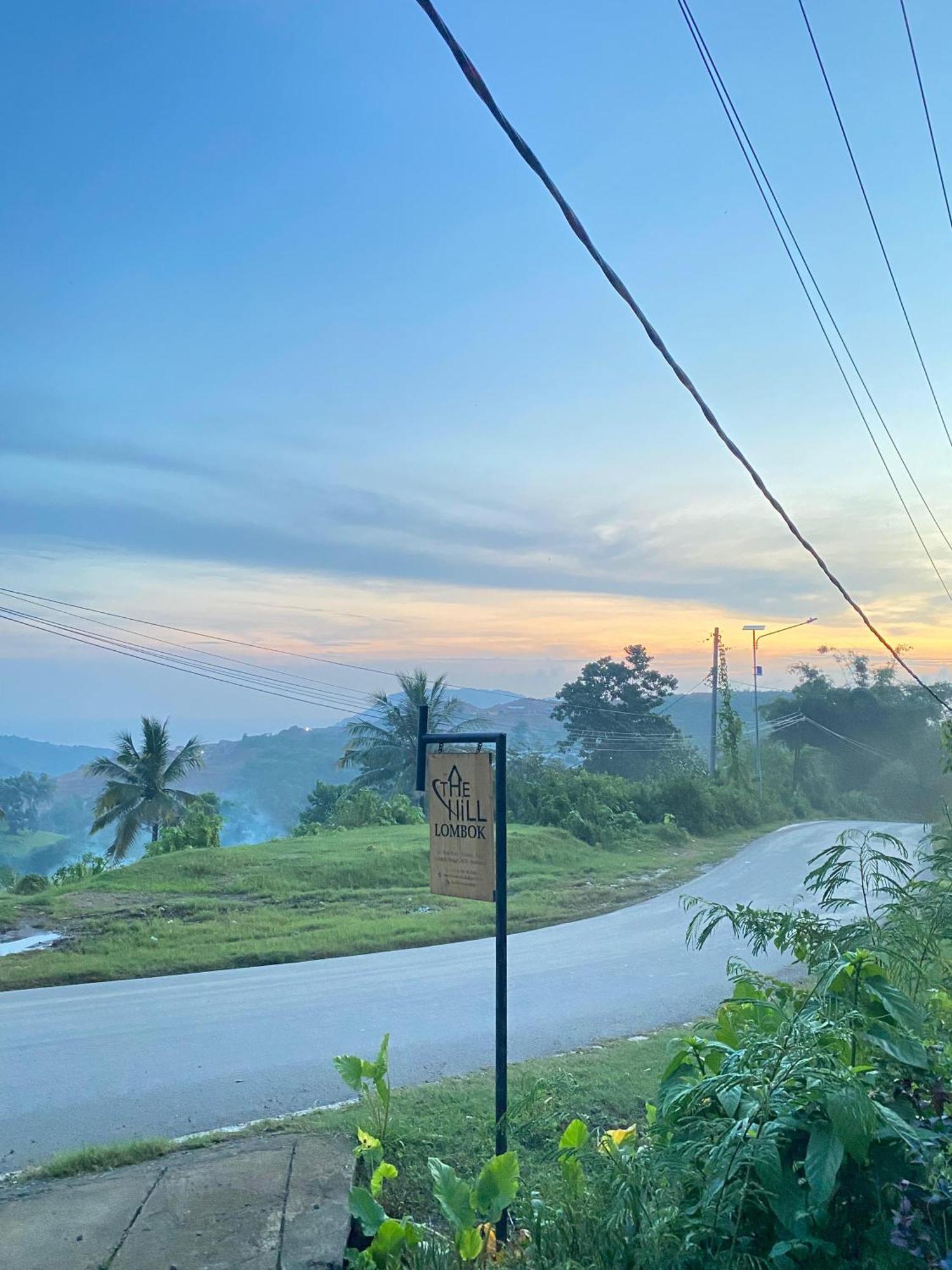 Kuta  The Hill View Lombok酒店 外观 照片